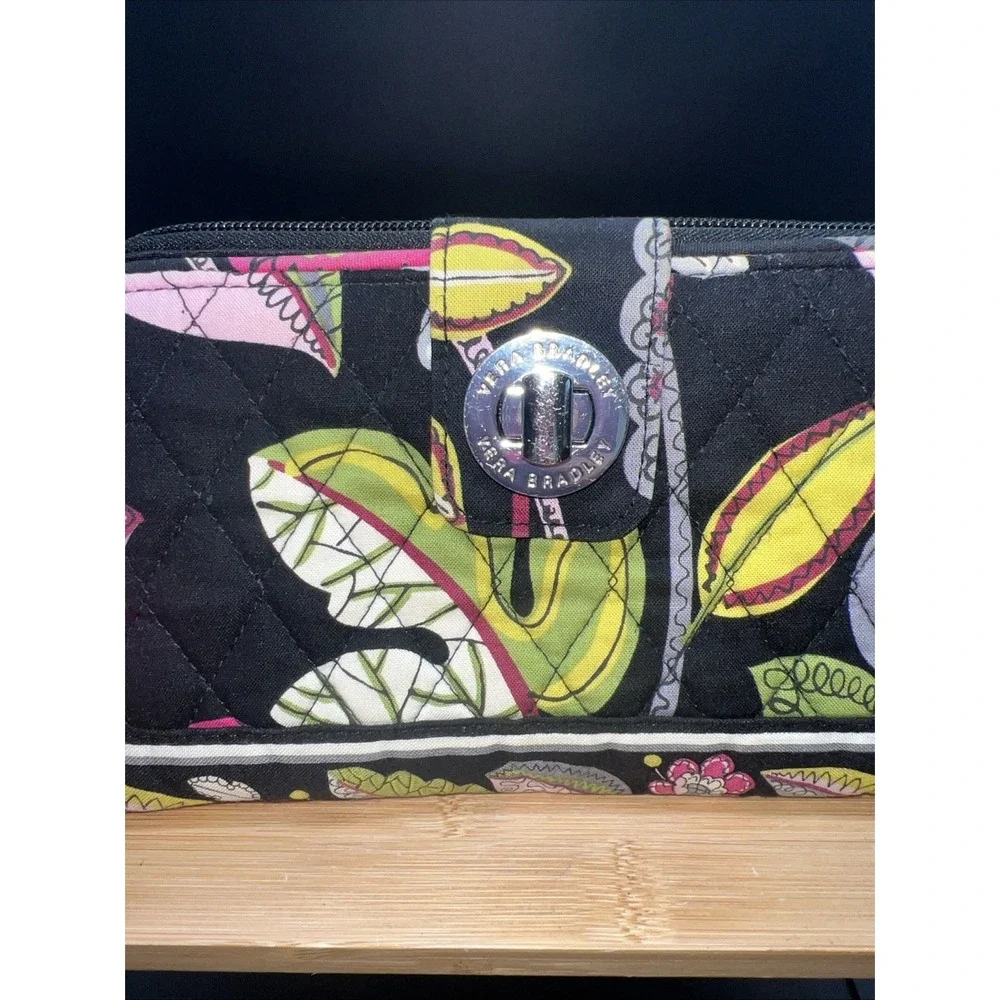 Vera Bradley Large Wallet Quilted Floral Leaf Turn Lock Zip Around Multicolor - Picture 3 of 8